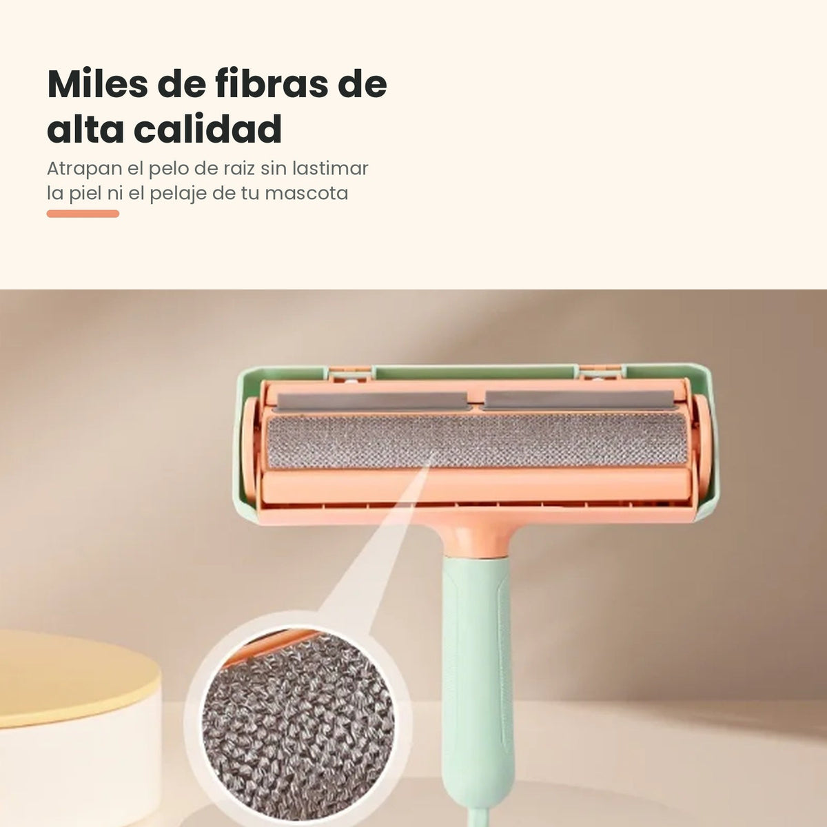 Detalle de las cerdas autolimpiantes del cepillo PawClean Pro
